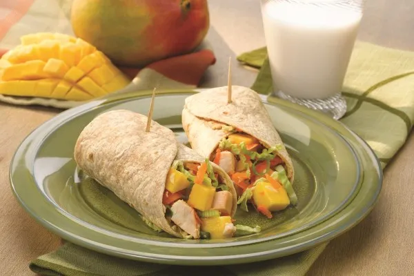 Asiatiska wraps med mango och kyckling