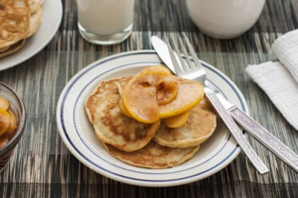 Bananpannkakor med äppeltopping