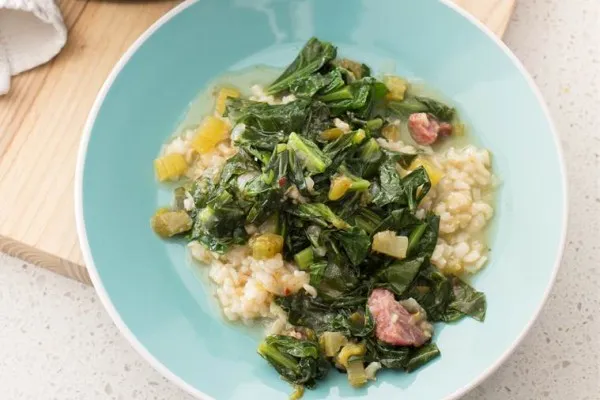 Bladkålsgumbo med fläsklägg