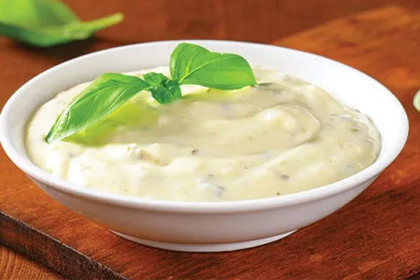 Fettsnål gräddig dressing