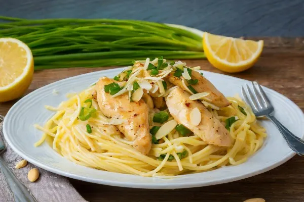 Fräsch citronkycklingpasta
