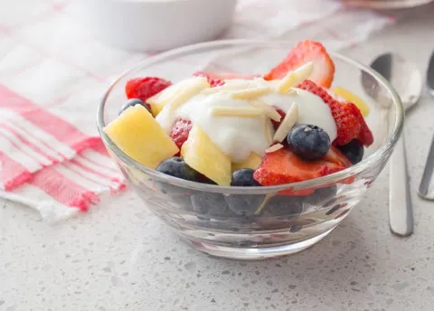 Fruktsallad med yoghurt