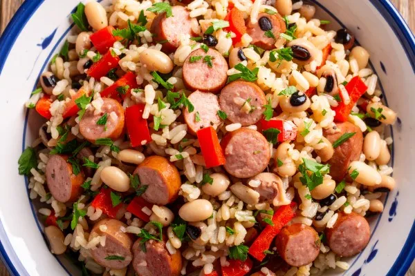 Hoppin' John (korv, ögonbönor och ris)