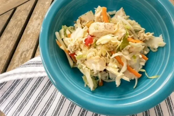 Kycklingsallad med ramennudlar