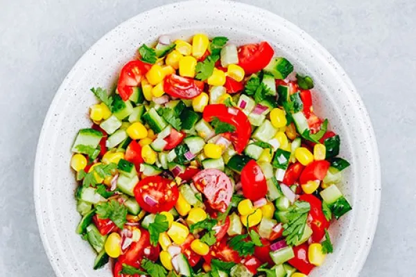Majs- och gurksallad