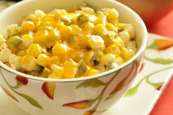 Ostig chiligryta med hominy
