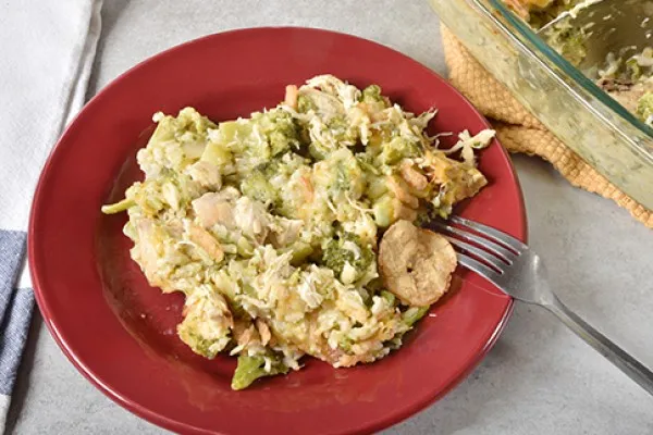 Ostig kyckling-, broccoli- och risgratäng
