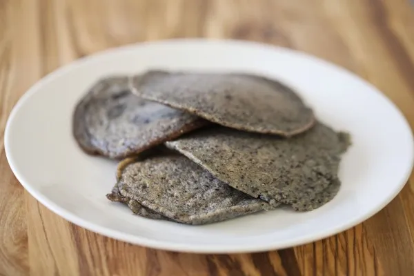 Pannkakor på blått majsmjöl
