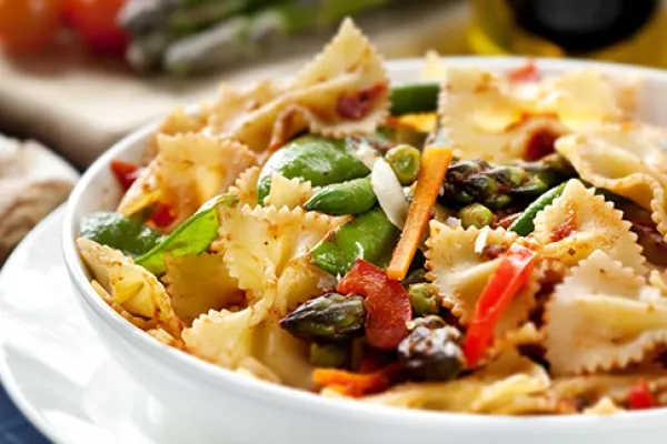 Pasta primavera i spaghettisås