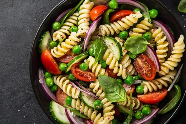 Pastasallad med grönsaker