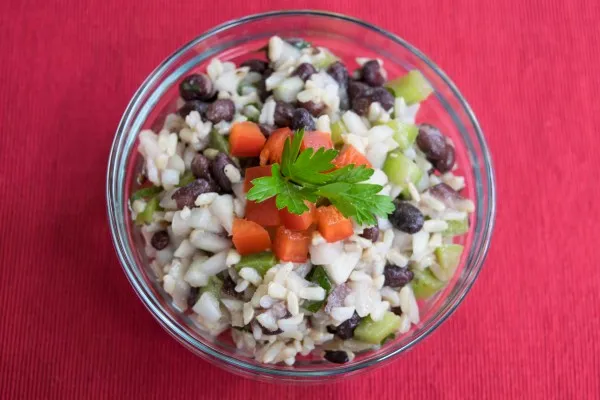 Sallad med svarta bönor och ris