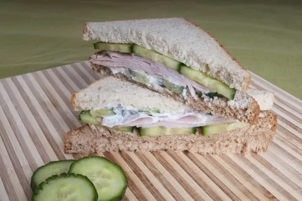 Smörgås med kalkon och gurka