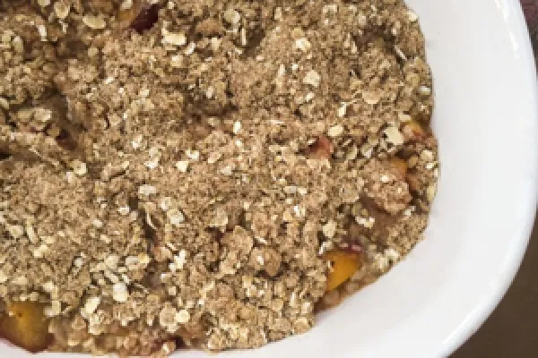 Snabb persikocobbler