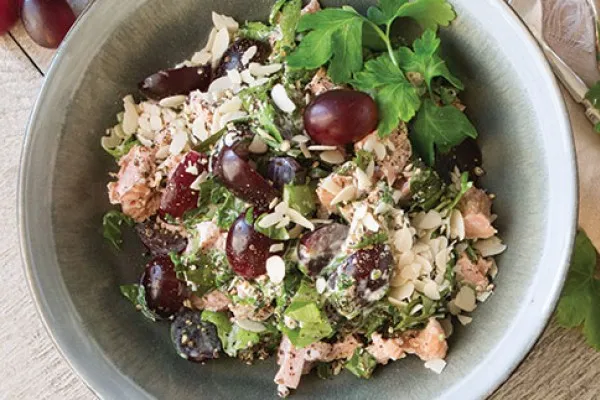 Tonfisksallad med druvor