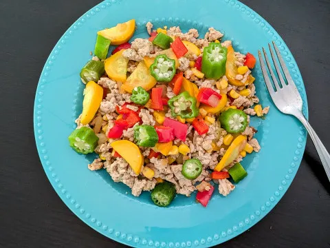 Wok med grönsaker och kalkon