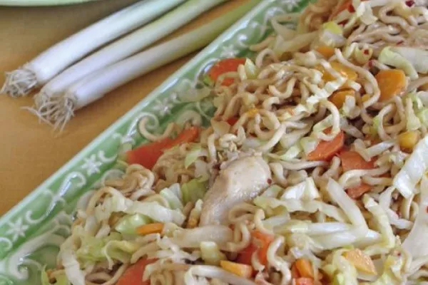 Wok med kyckling och nudlar
