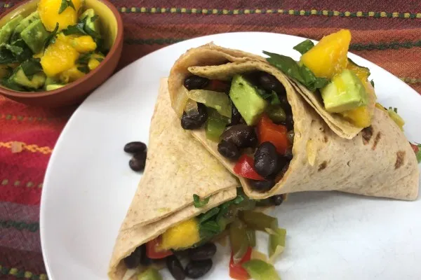 Wrap med bönor och grönsaker